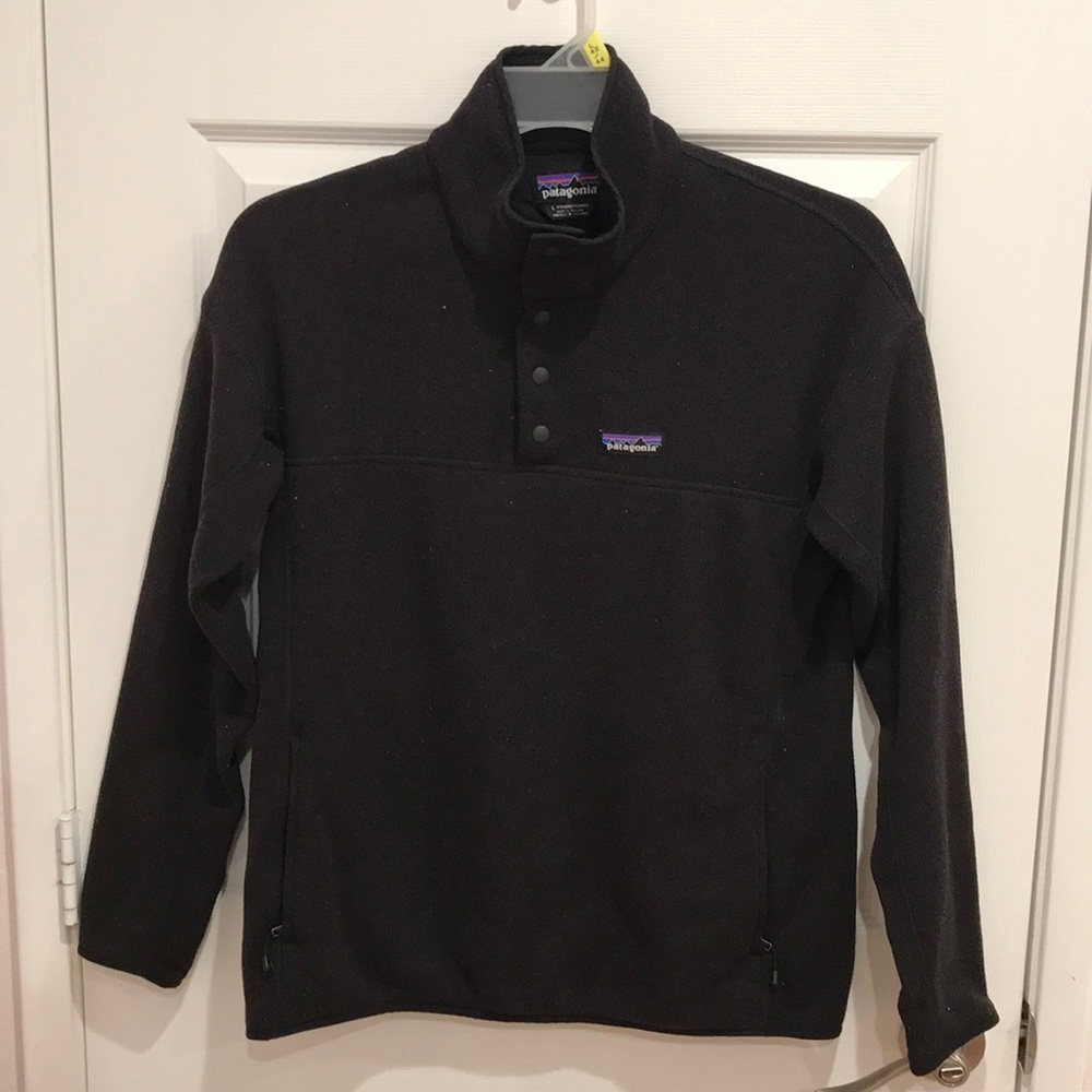 Women’s Patagonia fleece sweater